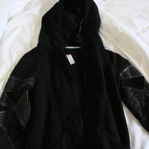 black ivivva sweater